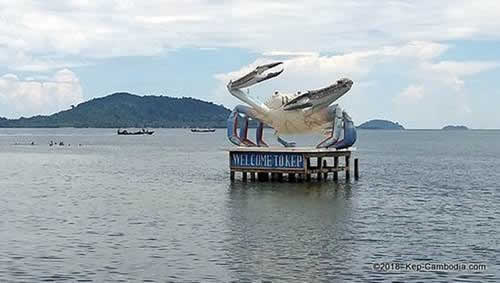 Crab statue in front of Koh Tonsay Rabbit Island